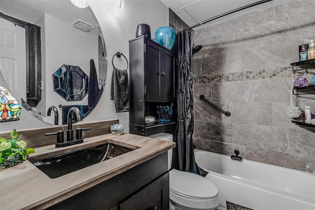 Building Photo - 1933 Island Cir