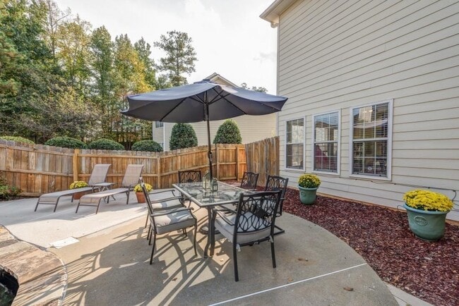 Building Photo - 2020 Chelton Way SE