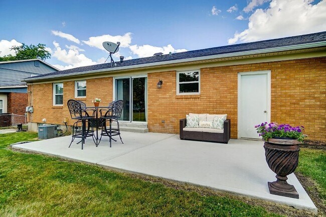 Building Photo - 1599 Yellowglen Dr