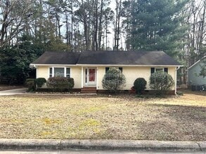 Building Photo - 207 Trillingham Ln