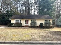 Building Photo - 207 Trillingham Ln