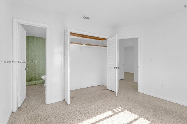 Building Photo - 9250 SW 31st Terrace