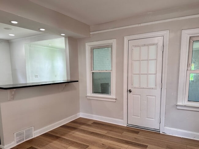 Building Photo - LARGE WESTSIDE FULLY REHABBED HOME -  3 be...