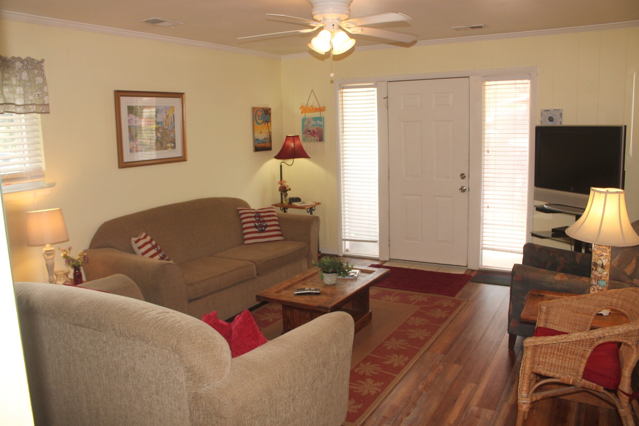 Light and airy LR - 5602 Atlantic Ave