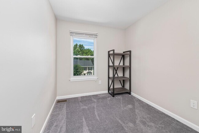 Building Photo - 1127 Kelfield Dr