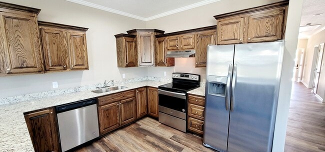 Building Photo - 145 Canterberry St