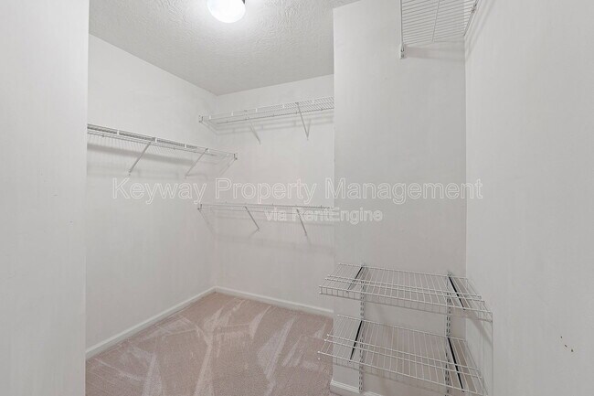 Building Photo - 845 Prairie Ln