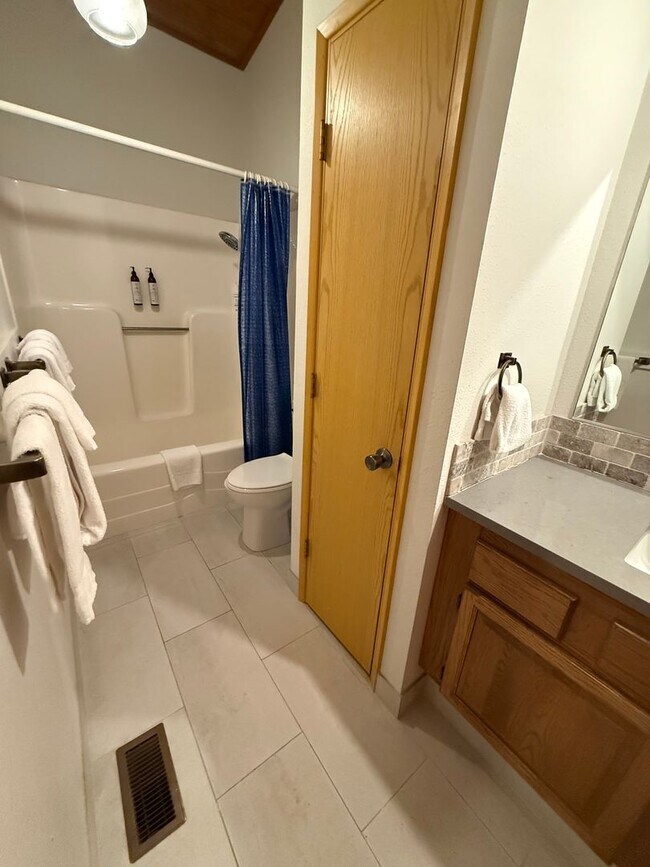 Building Photo - Furnished Riverfront Cabin on the Spring River – 4 Bedrooms, 3 Bathrooms 2,300 sq. ft. | Fully Fu...