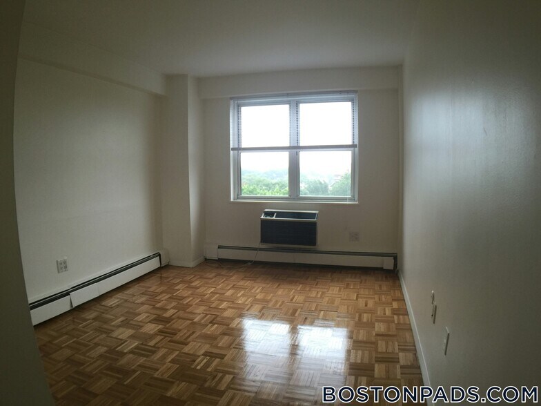 Building Photo - 175 Freeman St