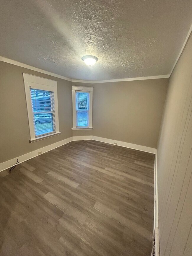 Building Photo - 1126 Jennette Ave NW