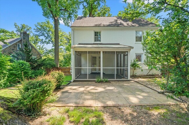 Building Photo - 7014 Beechwood Dr