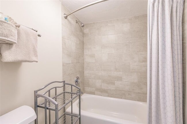 Building Photo - 1055 W Peppertree Dr