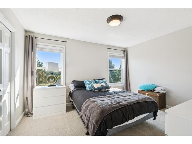 Building Photo - 9520 Scott St