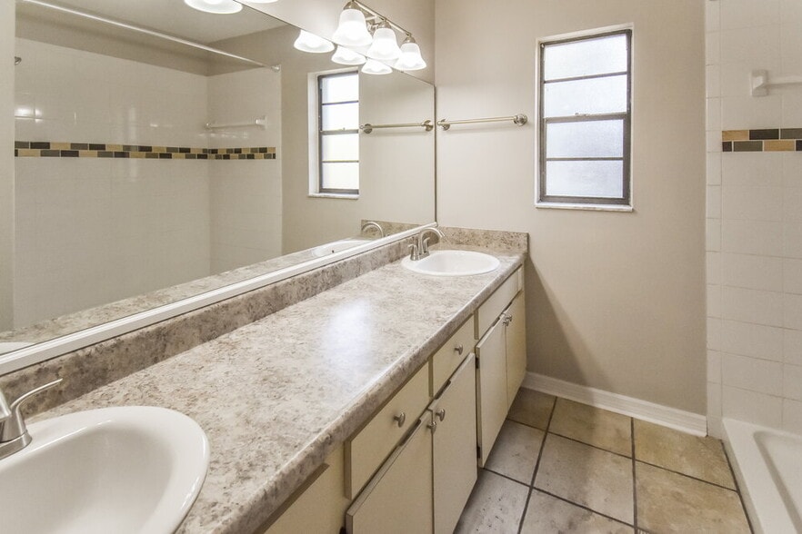 Building Photo - 704 Orchis Way