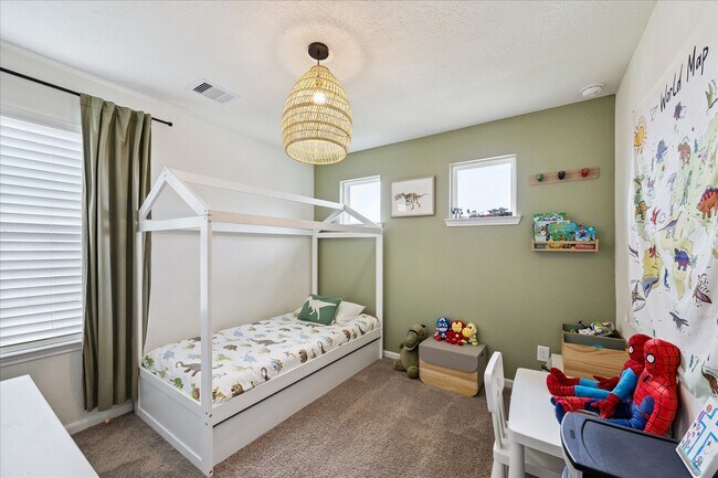 Building Photo - 25227 Sierra Mnr Ct