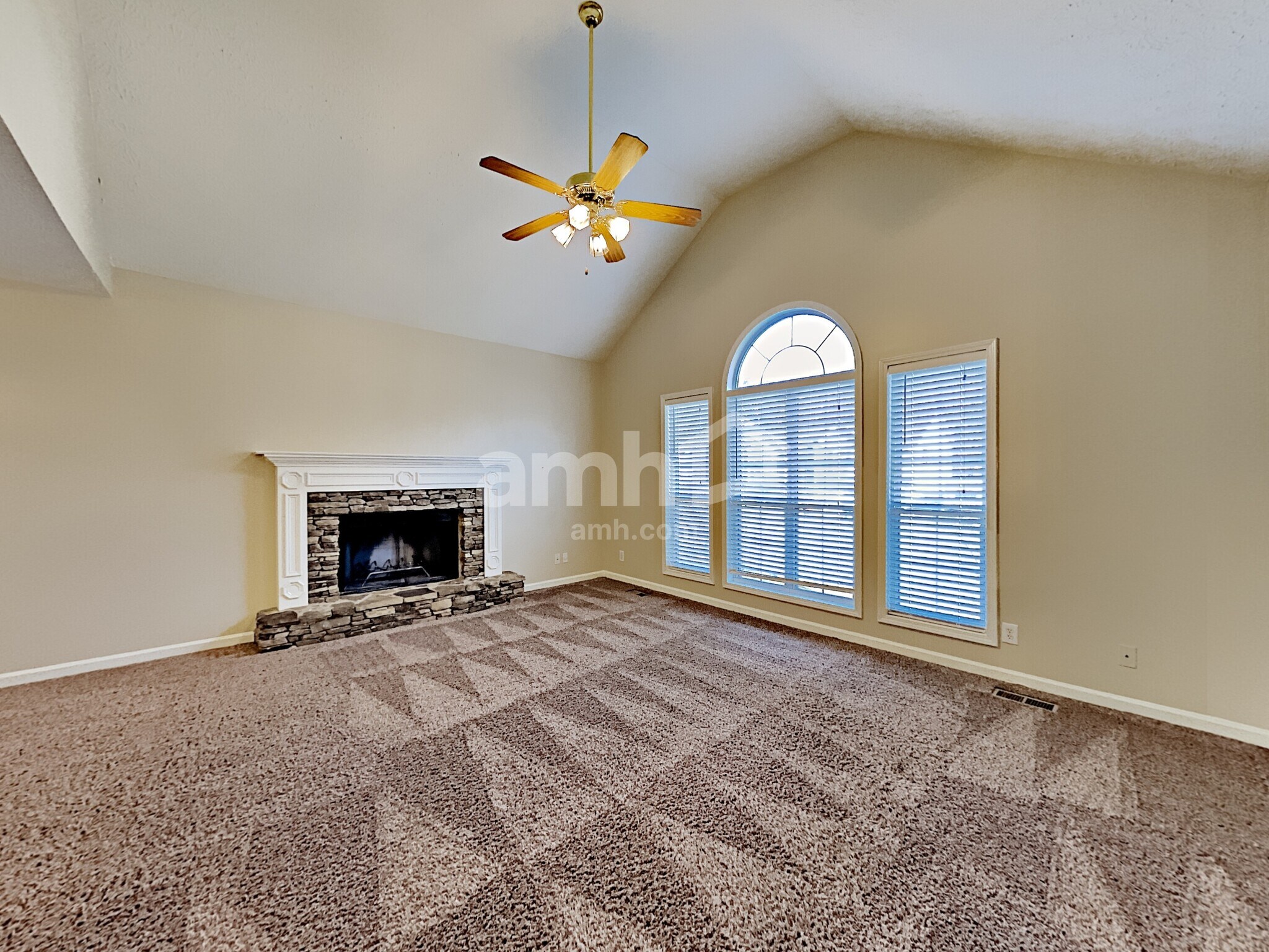 Building Photo - 624 Glendale Forest Dr