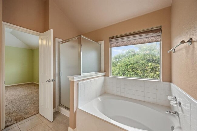 Building Photo - 1006 Shadow Valley Cove