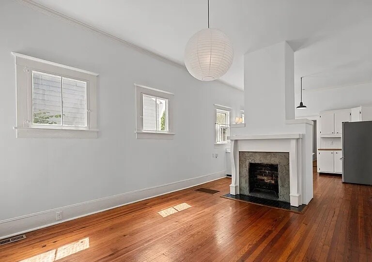 Dinning Area - 1904 Wolcott Ave