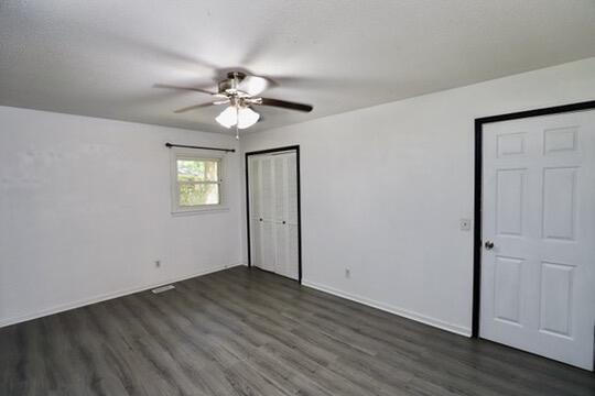 Building Photo - 3 Spring Lake Dr