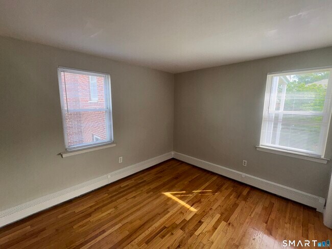 Building Photo - 758 New Britain Ave