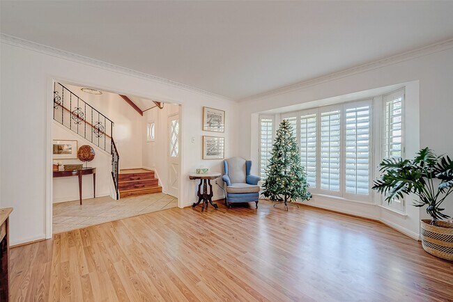 Building Photo - 1619 Crystal Hills Dr