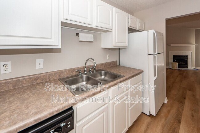 Building Photo - 1322 Pinnacle Ln
