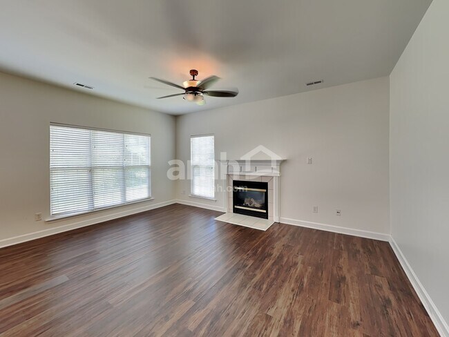 Building Photo - 512 Grantham Ln