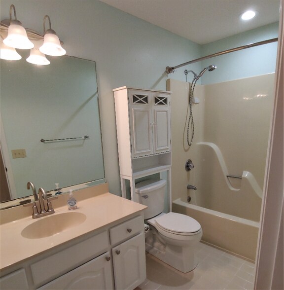 Building Photo - 456 Egret Dr