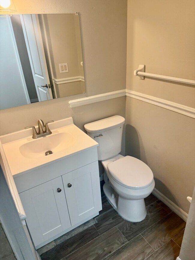 Building Photo - Completely Renovated 3/2 Located in Quiet Palm Harbor Community