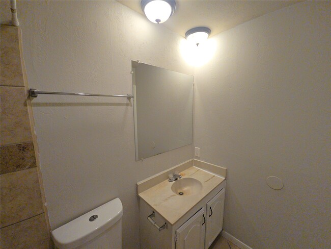 Building Photo - 3906 Postwood Dr