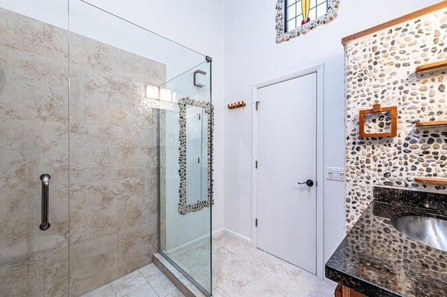 Building Photo - 2936 Florida Blvd