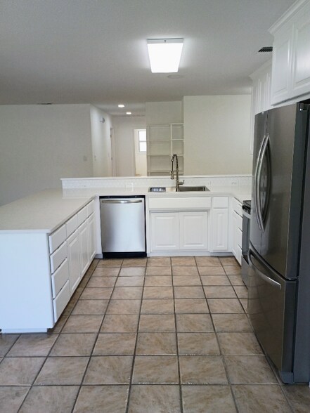 Building Photo - 1517 Northwood Dr