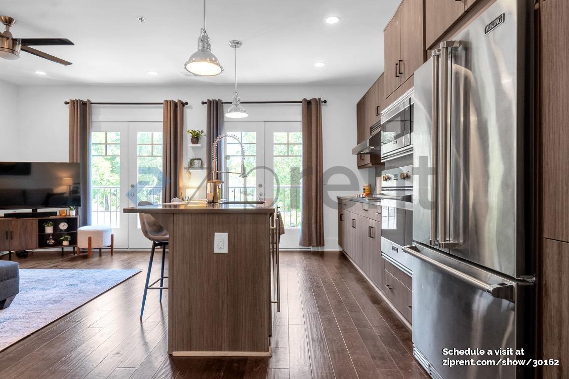 Building Photo - 303 Canton Wy