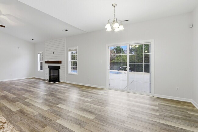 Building Photo - 124 Regatta Way