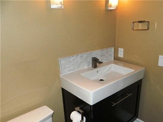 Building Photo - BEAUTIFUL MOUNTAIN VIEW 4BED/3BATH PLUS DE...