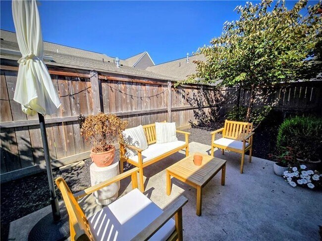 Building Photo - 515 Rodney Ln