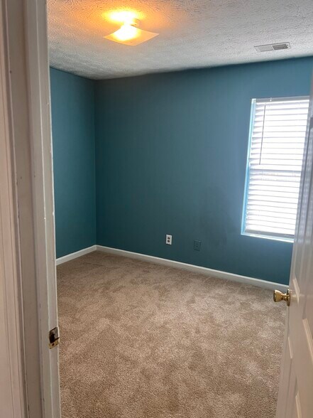 Building Photo - 5599 Windfall Ln