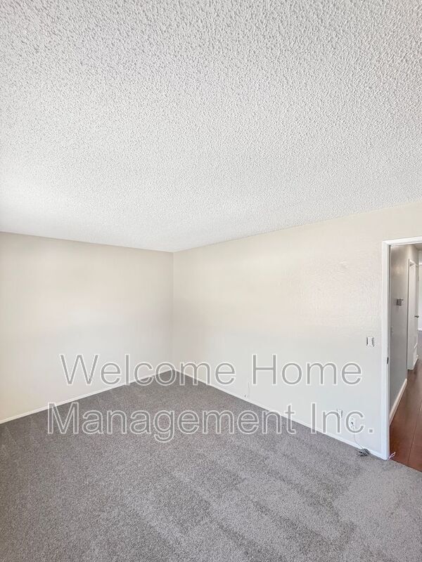 Building Photo - 1037 Mohr Ln