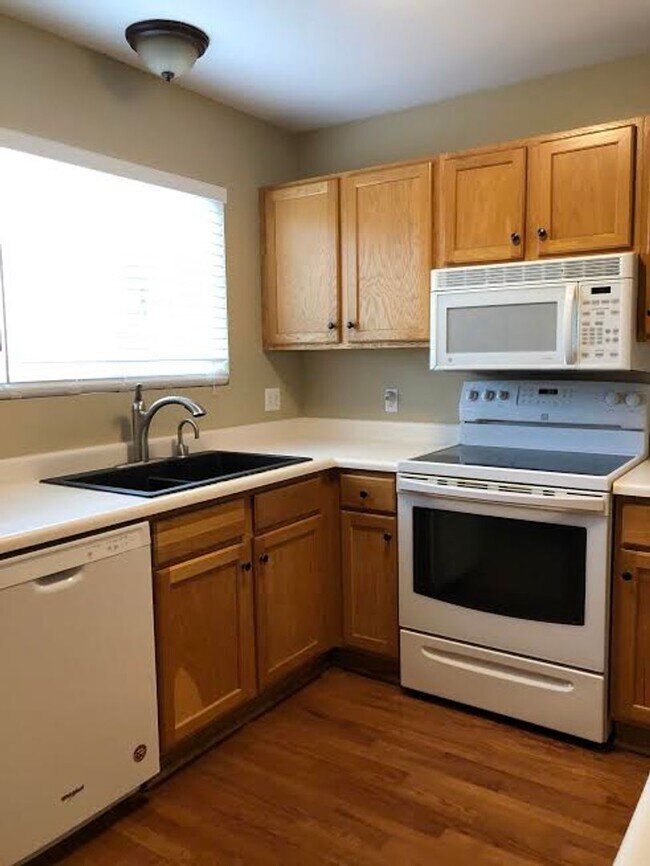 Building Photo - 2662 Bannister Ct