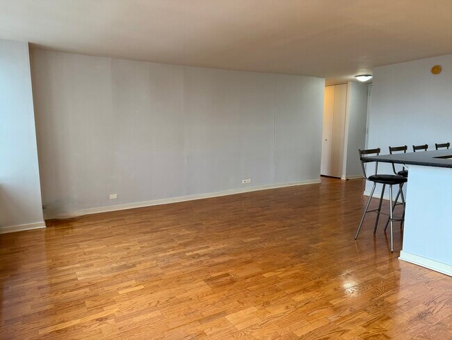 Building Photo - 655 W Irving Park Rd