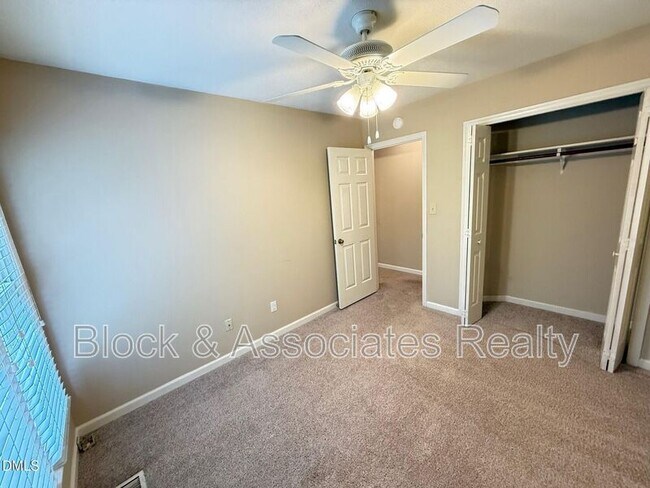 Building Photo - 120 Greenmont Ln