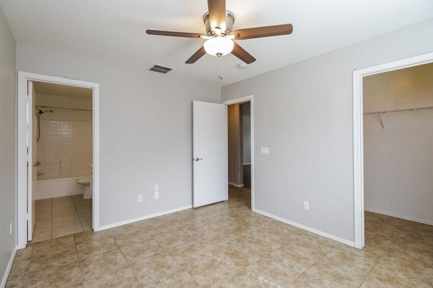 Building Photo - 2377 E San Manuel Rd