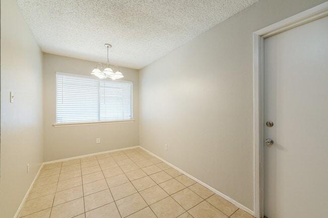 Building Photo - 13630 Alon Ln