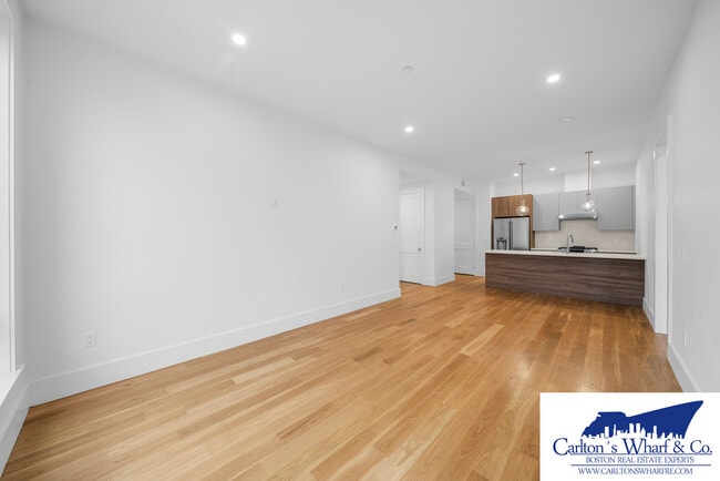 Building Photo - 218 Old Colony Ave