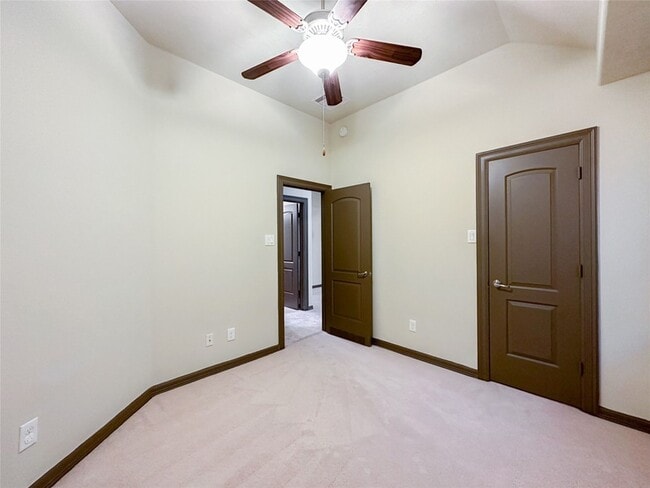 Building Photo - 95 Aventura Pl