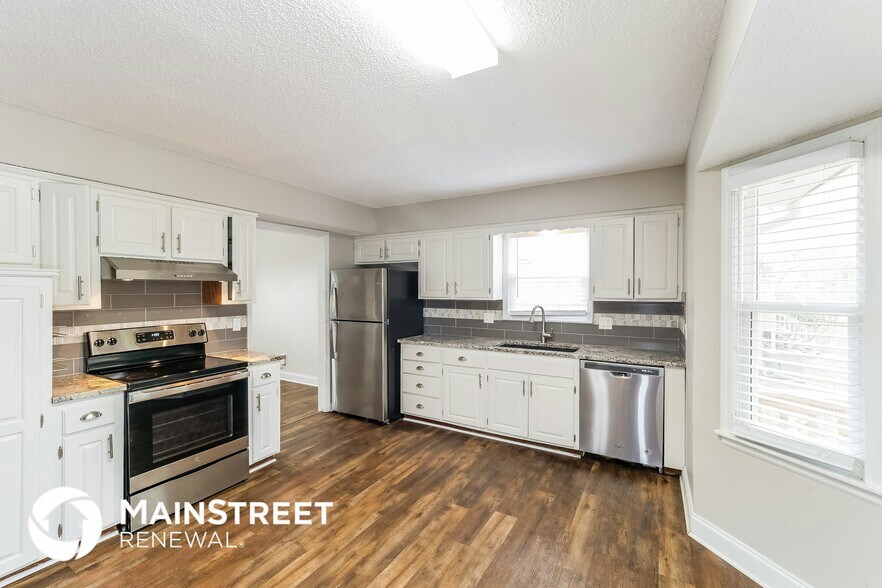 Building Photo - 15347 Newton Dr