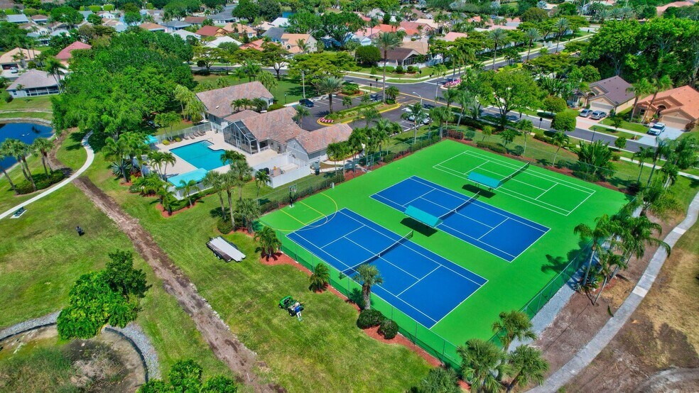 Building Photo - 14066 Glenlyon Ct