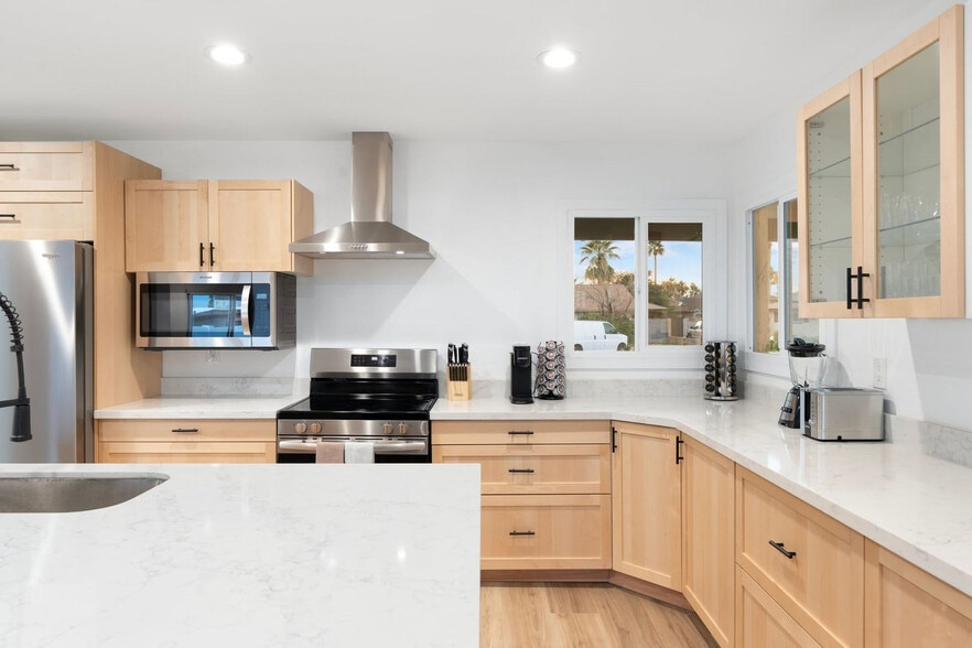 Building Photo - 7721 N 47th Dr