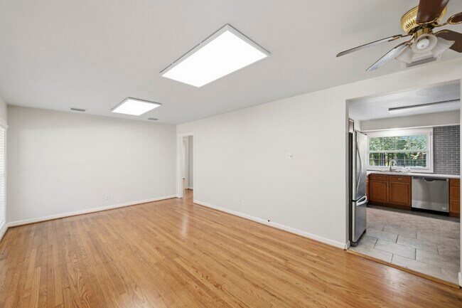 Building Photo - 5109 Nina Lee Ln