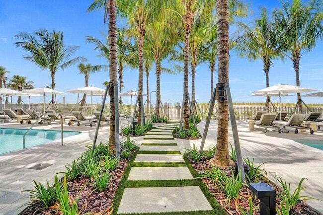 Building Photo - 900 N Ocean Blvd